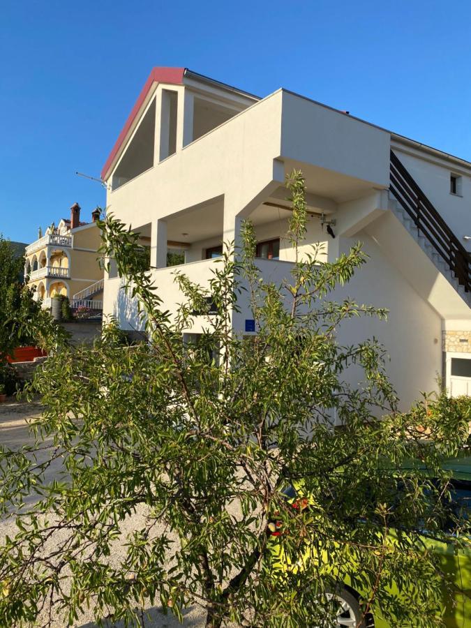 Stars Apartman Gornji Karin Kültér fotó