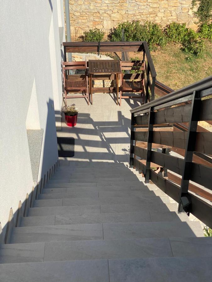Stars Apartman Gornji Karin Kültér fotó