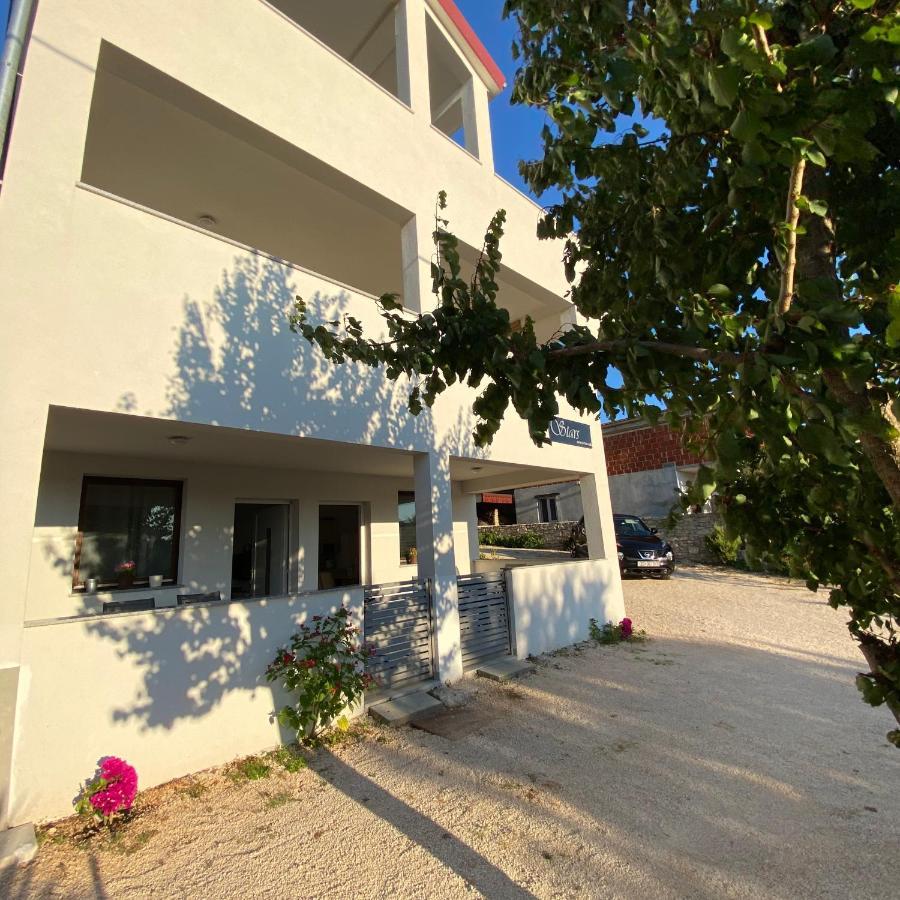 Stars Apartman Gornji Karin Kültér fotó