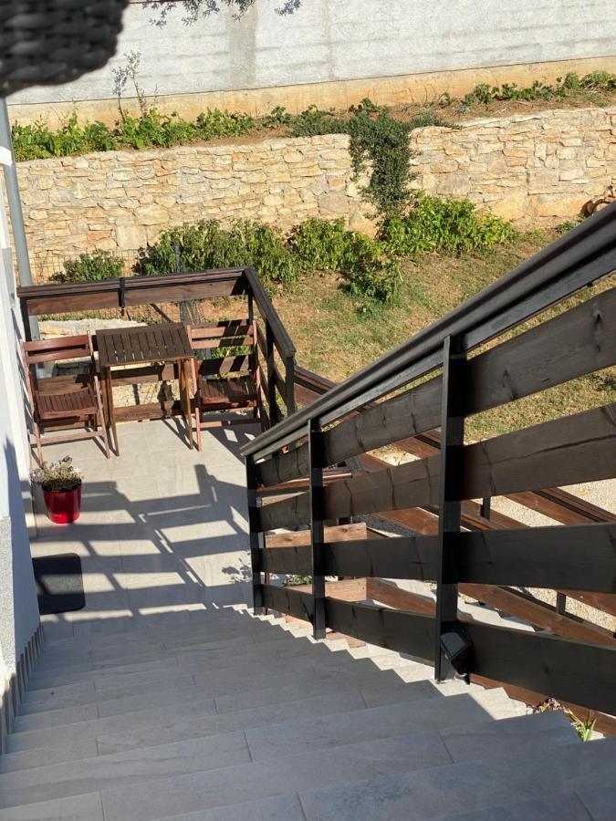 Stars Apartman Gornji Karin Kültér fotó