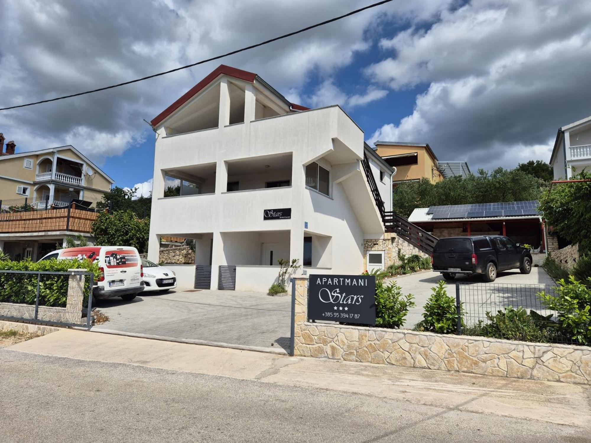 Stars Apartman Gornji Karin Kültér fotó