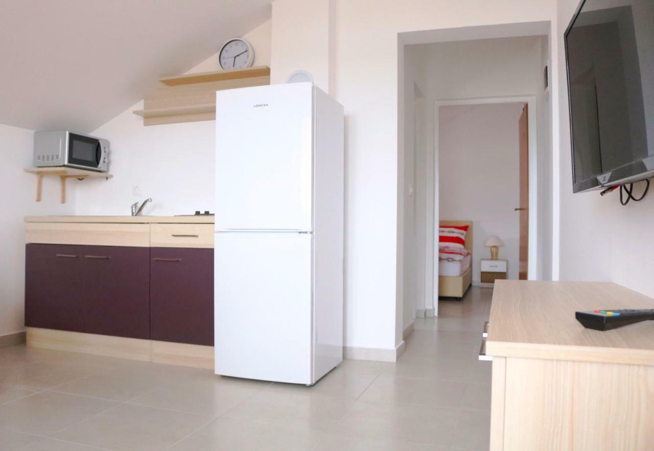 Stars Apartman Gornji Karin Kültér fotó