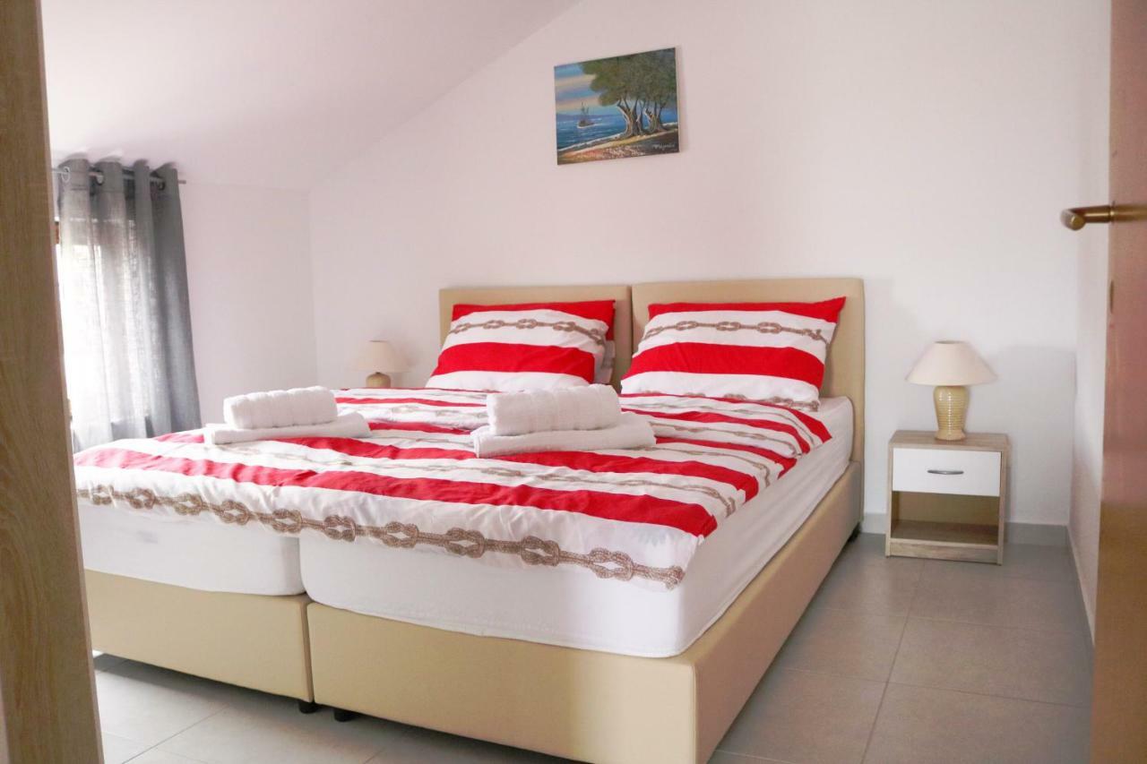 Stars Apartman Gornji Karin Kültér fotó