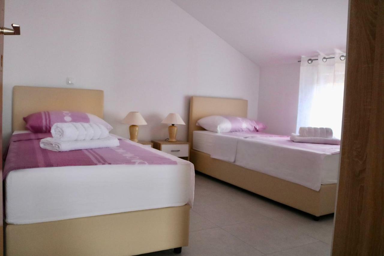 Stars Apartman Gornji Karin Kültér fotó