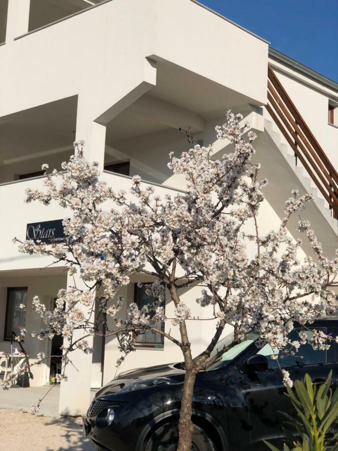 Stars Apartman Gornji Karin Kültér fotó